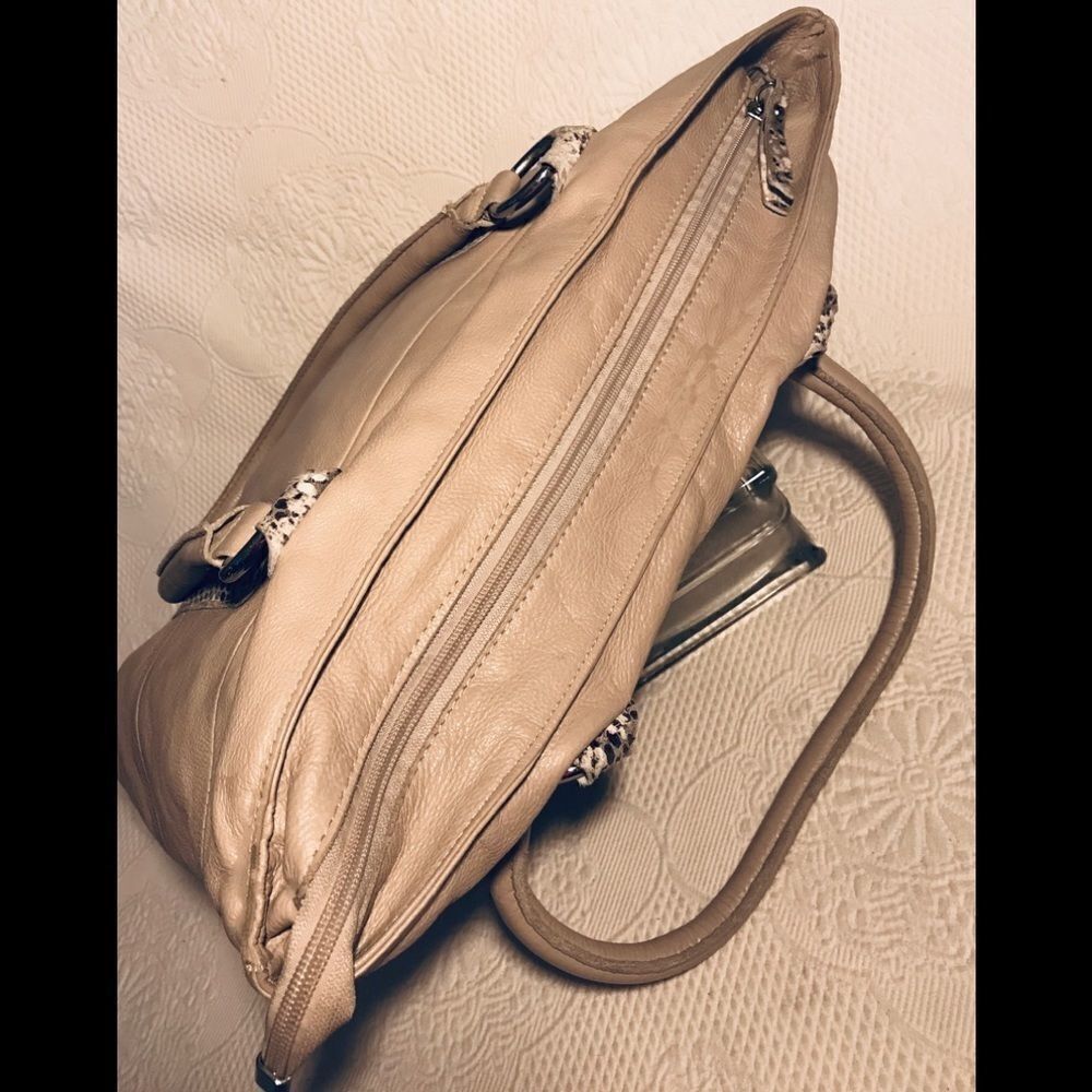 INNUE Tan Leather Italian Handbag - Picture 3 of 5